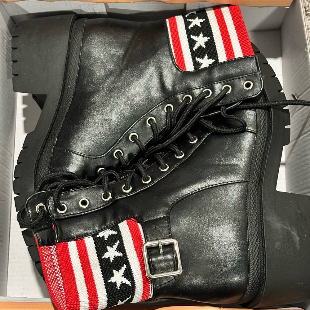 Cape Robbin Combat‎ Boots Size 6 final price